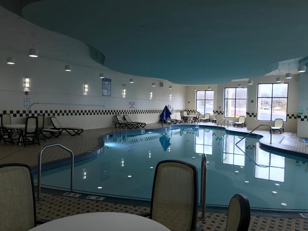 Holiday Inn Hotel & Suites Chicago Northwest - Elgin By Ihg Dış mekan fotoğraf