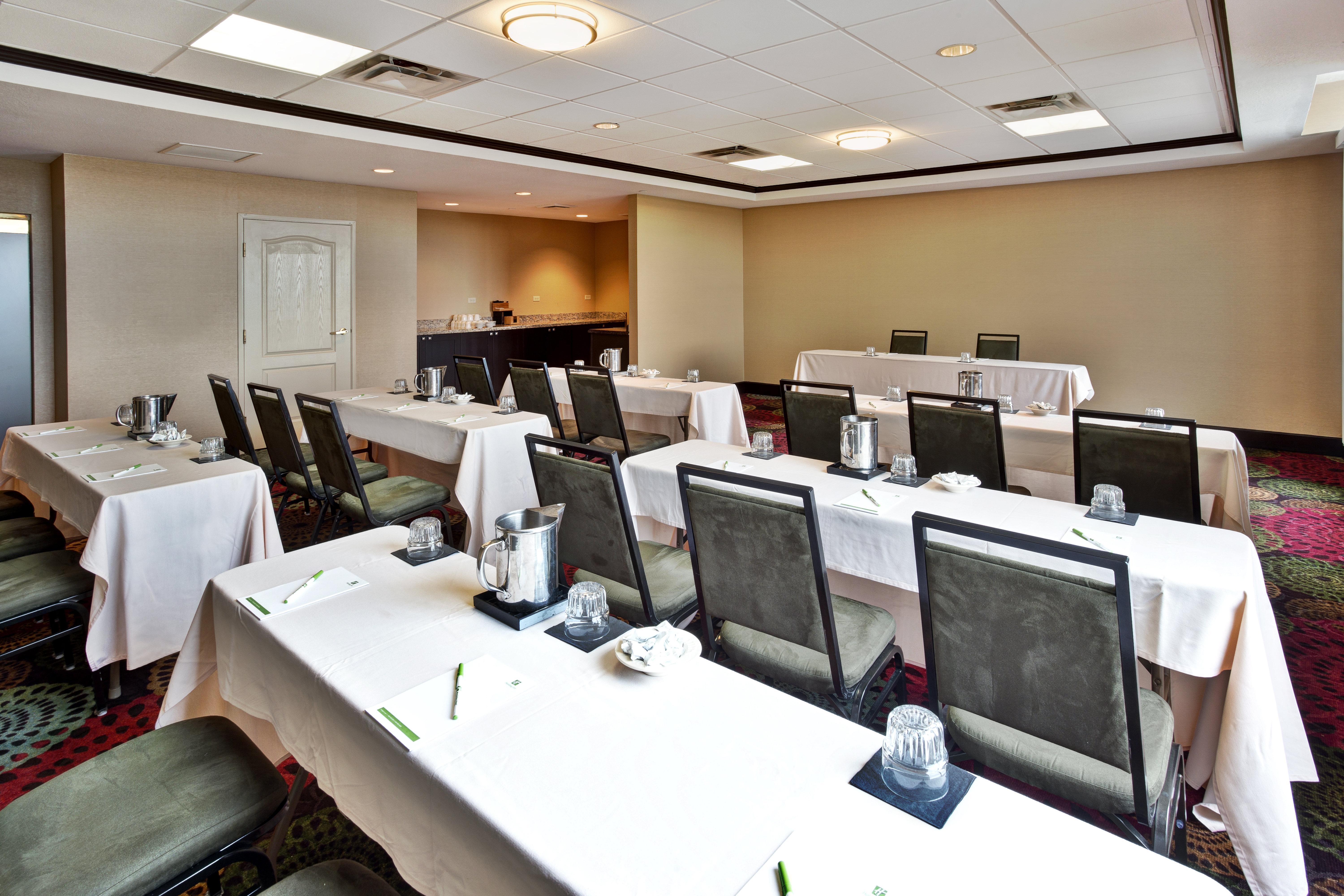 Holiday Inn Hotel & Suites Chicago Northwest - Elgin By Ihg Dış mekan fotoğraf