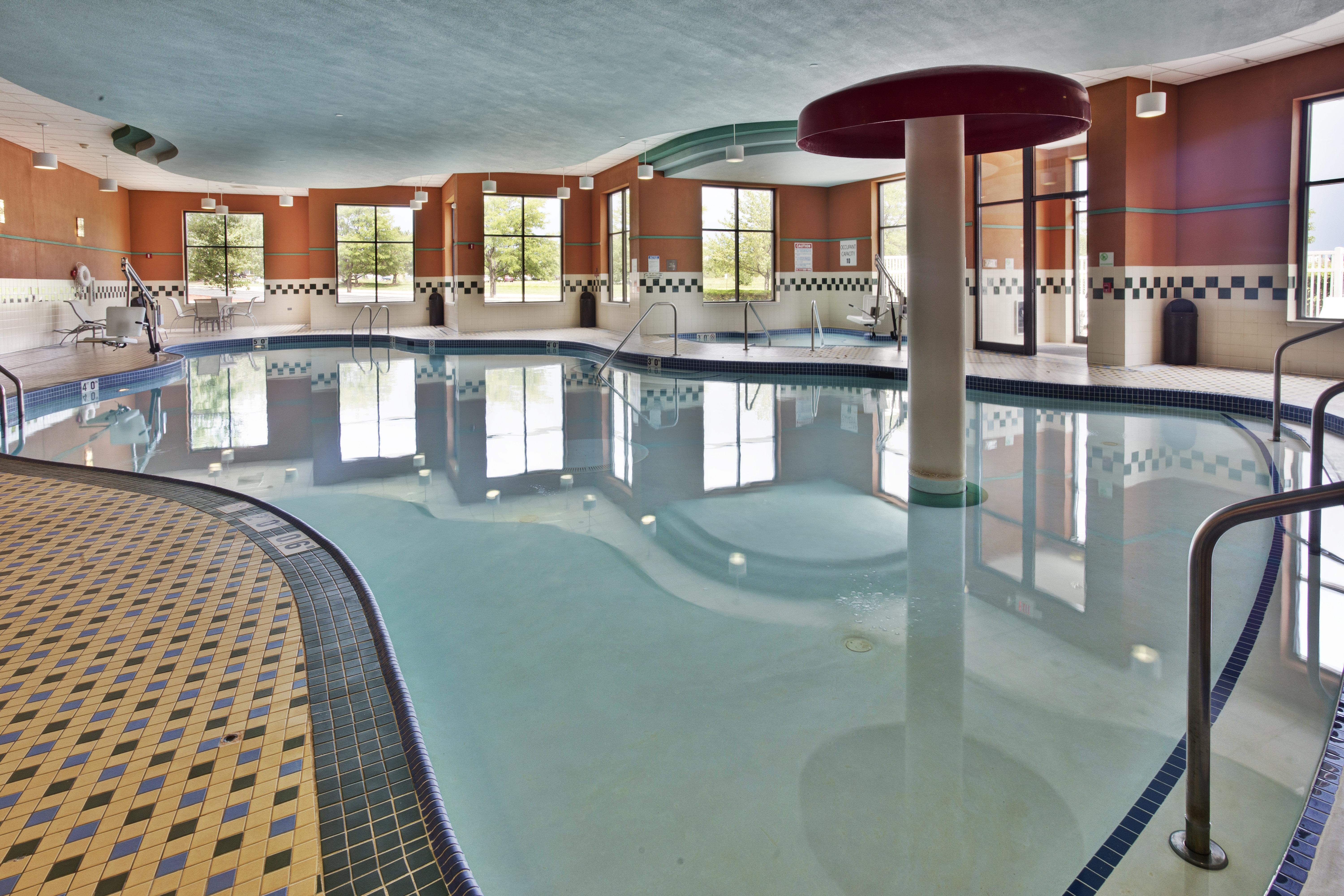 Holiday Inn Hotel & Suites Chicago Northwest - Elgin By Ihg Dış mekan fotoğraf