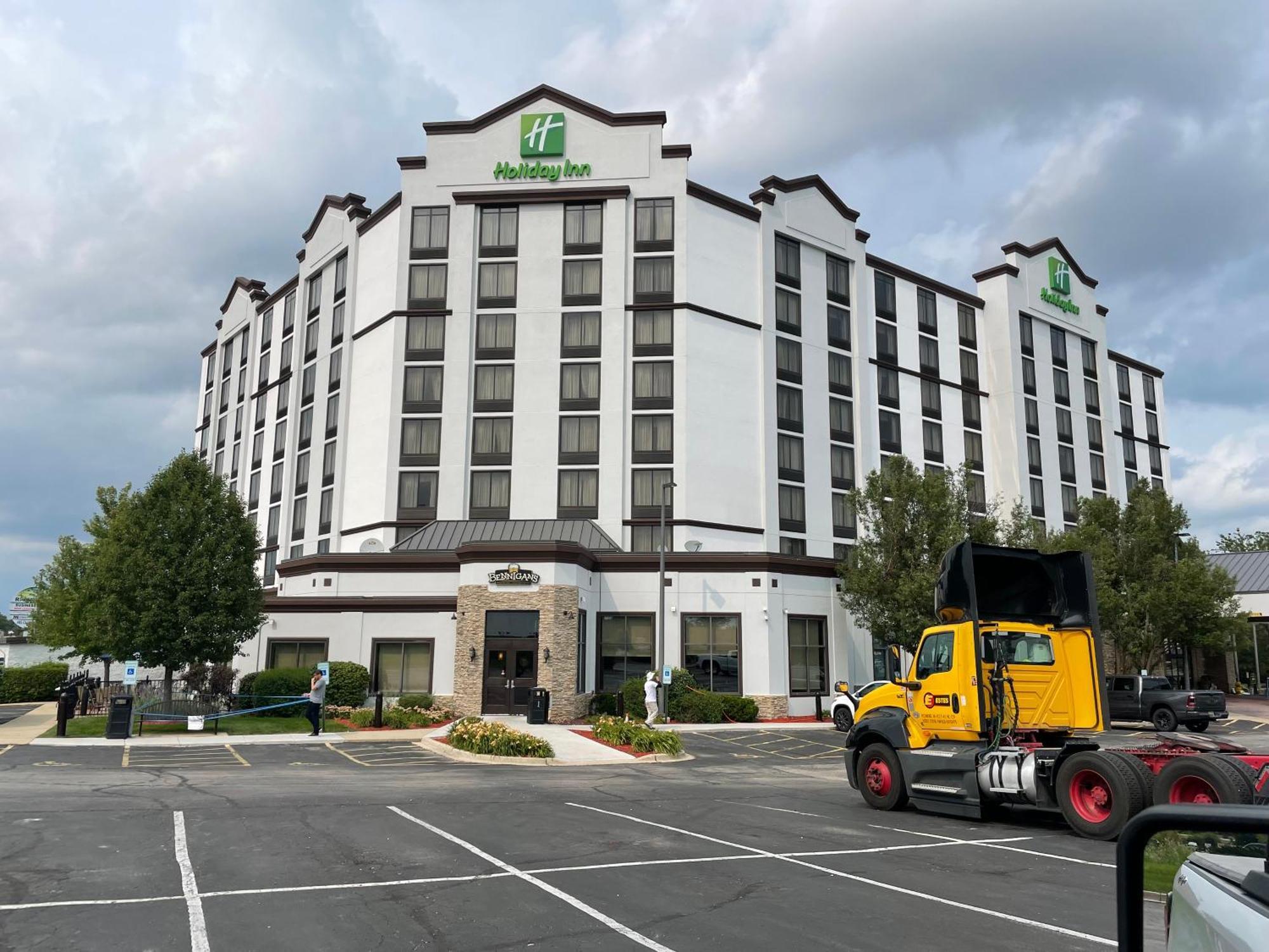 Holiday Inn Hotel & Suites Chicago Northwest - Elgin By Ihg Dış mekan fotoğraf