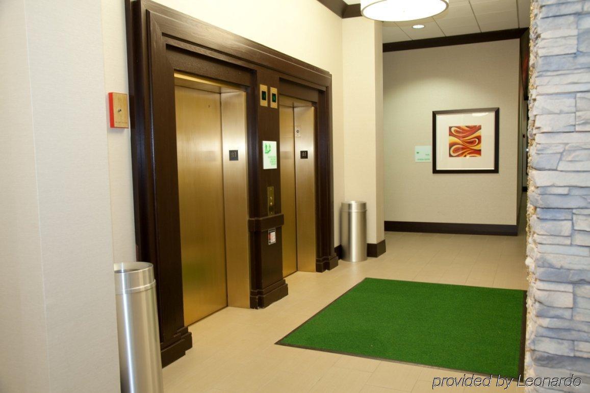 Holiday Inn Hotel & Suites Chicago Northwest - Elgin By Ihg Dış mekan fotoğraf